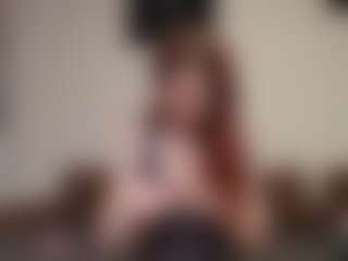 kyylierosse MILF webcam performer live streaming