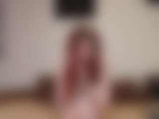 Live cam show with kyylierosse - Amateur MILF on dropp.cam