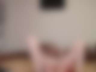 Live cam show with kyylierosse - Ass Bouncing on livesuperchat.net