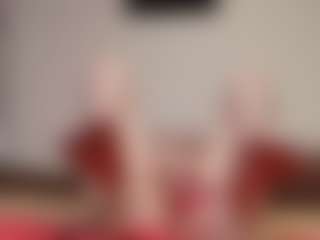 Live cam show with kyylierosse - Petite on sexylive.show