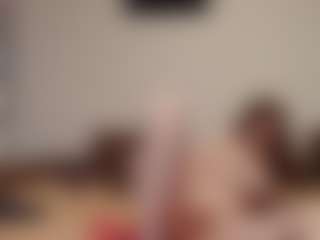 Live cam show with kyylierosse - Skinny MILF on camgirlchat.live