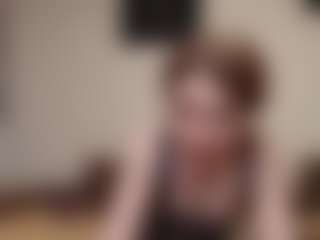 Live cam show with kyylierosse - Bedroom on Camsoda