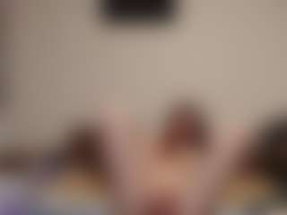 Live cam show with kyylierosse - Fingering MILF on Soda Cam
