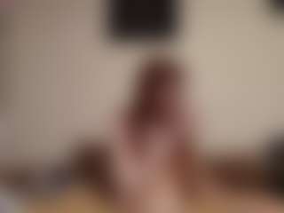 Live cam show with kyylierosse - Fingers on Soda Cam