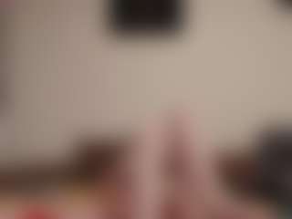 Live cam show with kyylierosse - Shaved Pussy MILF on Camiplay Live