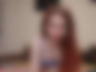 kyylierosse MILF webcam performer live streaming