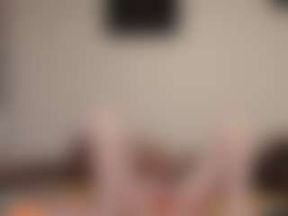Live cam show with kyylierosse - Flashing on Camming Site