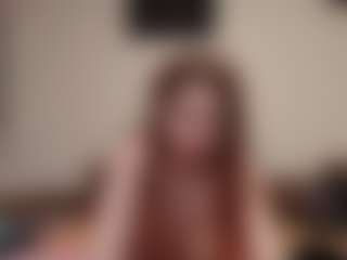 kyylierosse MILF webcam performer live streaming