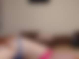 kyylierosse MILF webcam performer live streaming