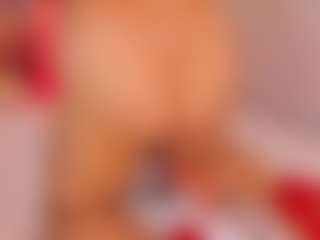 Live cam show with RebeccaLang - Striptease on CamSodaAdn