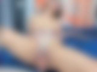 Live cam show with sofiaaroberts1 - Fingering Latina on sexylive.show | colombia