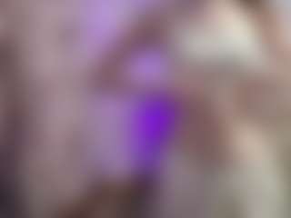 Live cam show with AlysonBetha - Young Adult Teen (18+) on Camsoda