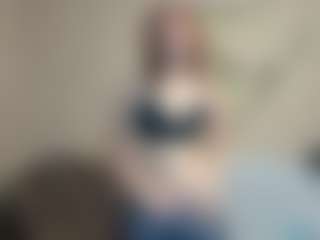 Live cam show with AlysonBetha - Brown Hair Teen (18+) on Camsoda