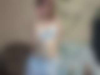 Live cam show with AlysonBetha - Small Tits on Hubzter Live
