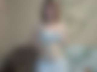 Live cam show with AlysonBetha - Brown Hair on Soda Cam