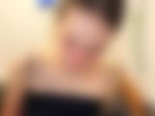 Live cam show with Lesly - New Teen (18+) on Camsoda