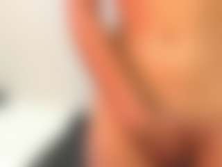 Live cam show with Lesly - Athletic Bedroom on Cam Slut
