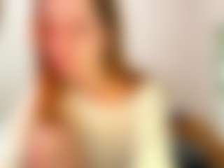 Live cam show with Lesly - Green Eyes on Streamer API
