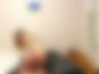 Live cam show with Lesly - Small Tits on slutload