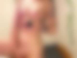 Live cam show with Lesly - Young Adult on CamwithHer