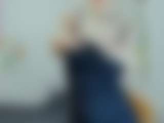 Live cam show with Lesly - Squirt Blonde Hair on Camsoda