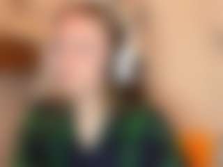 Live cam show with Monika - Average on studioflirtlive.com