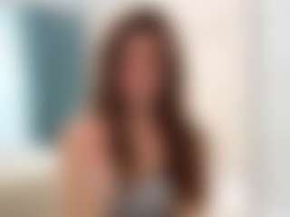 Live cam show with Isabella - Brown Hair Petite on Camsoda