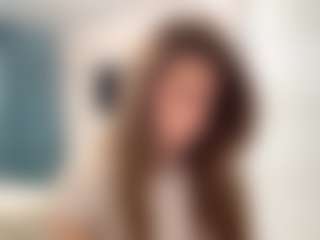 Live cam show with Isabella - Shaved Pussy on Camsoda