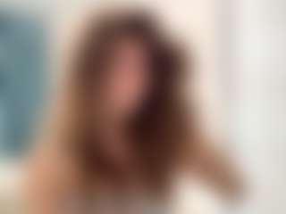 Live cam show with Isabella - College Teen (18+) on xxxlivecams.org