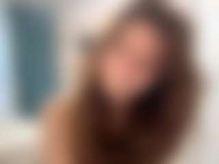 Live cam show with Isabella - Skinny on Camsoda