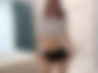 Live cam show with Isabella - Upskirt on Soda Cam