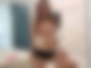 Live cam show with Isabella - Upskirt on Mixed Magazine Live