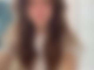 Live cam show with Isabella - Brown Hair Petite on fapnchat
