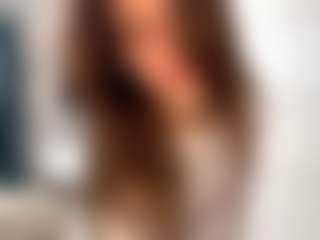 Live cam show with Isabella - Upskirt on pussylord.com