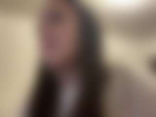 Live cam show with GladyGourdin - Student on Camming Site