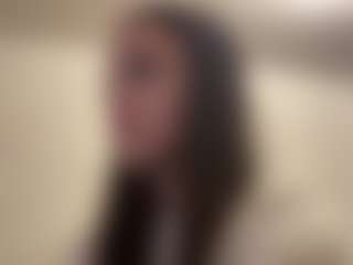 Live cam show with GladyGourdin - College on AdultVida.com