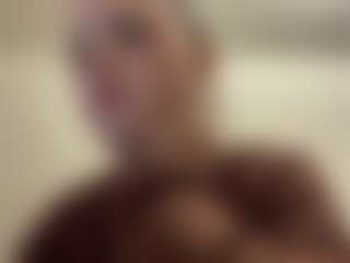 Live cam show with GladyGourdin - Role Play MILF on camtv
