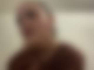 GladyGourdin's Live Sex Cam Show