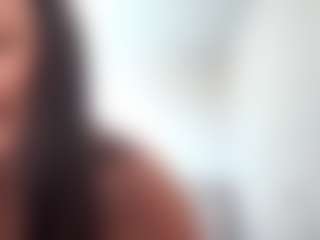Live cam show with Elsa - Average on livesuperchat.net