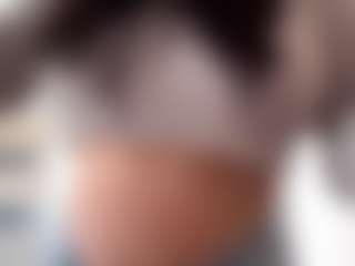 Live cam show with Elsa - Moaning on milfzrlive.com