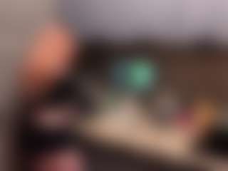 Live cam show with MarquitaDebelak - Red Hair on Camming Site