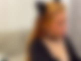 Live cam show with MarquitaDebelak - Solo on WildCum