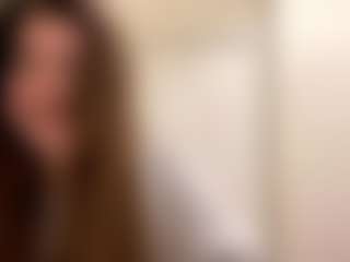 Live cam show with Emma - Average on madthumbs