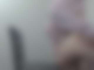 Alizebaby18's Live Sex Cam Show