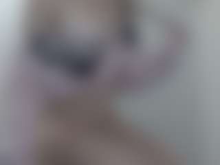 Alizebaby18's Live Sex Cam Show