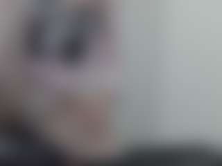 Alizebaby18's Live Sex Cam Show