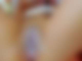 celeste-bunny18's Live Sex Cam Show