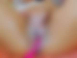 celeste-bunny18's Live Sex Cam Show