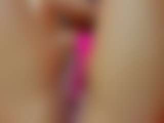 celeste-bunny18's Live Sex Cam Show