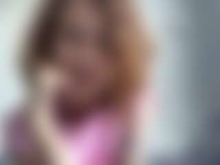 Live cam show with DamarisSweetin - New Bedroom on Camsoda